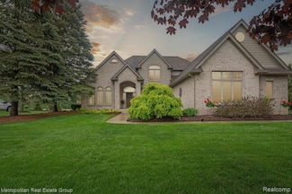 921 Gleneagles, Highland, MI 48357