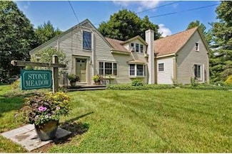 29 Asylum St, Mendon, MA 01756