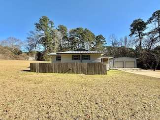 120 Pike Dr, Hemphill, TX 75948