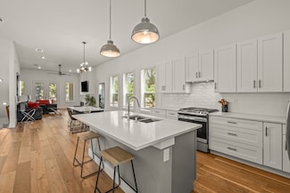 908 Muncie Ave, Dallas, TX 75212