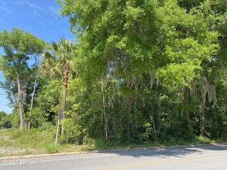 410 Vernon Ave, Crescent City, FL 32112