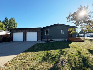 3706 Jericho Rd, Bismarck, ND 58503