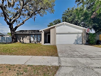 646 Pine Forest Dr, Brandon, FL 33511