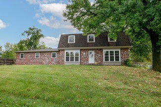 300 Rothwell Dr, Columbia, MO 65203
