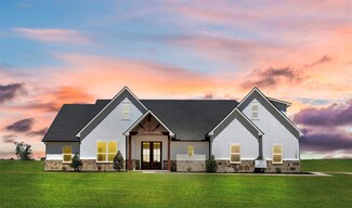 1135 Club Lake Rd, Whitesboro, TX 76273