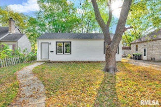 514 N 5th St, Chillicothe, IL 61523