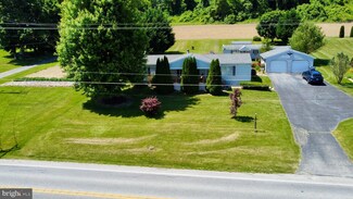 3855 Green Valley Rd, Seven Valleys, PA 17360