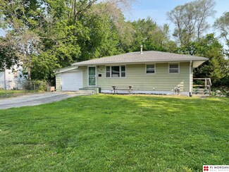 4026 Saratoga St, Omaha, NE 68111