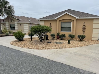 1067 Carver Ct, The Villages, FL 32163