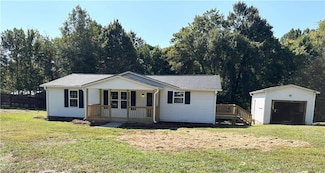 1020 Jennifer Ln, King, NC 27021