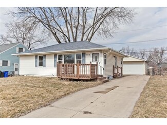 1640 Richmond Rd NE, Cedar Rapids, IA 52402