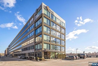 9 Somerset Ln Unit 501, Edgewater, NJ 07020