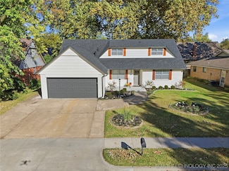 9615 E 27th St, Tulsa, OK 74129