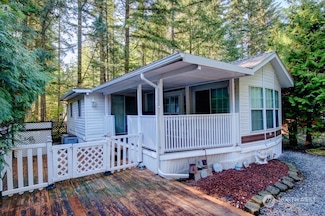 35 4 Branch Cir, Deming, WA 98244