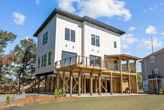9202 River Rd, Wilmington, NC 28412