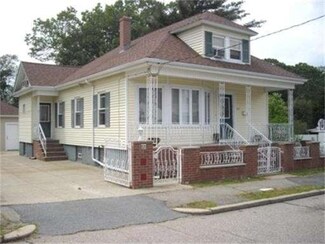 121 Stackhouse St, South Dartmouth, MA 02748