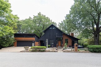 730 N Skyline Dr, Fayetteville, AR 72701