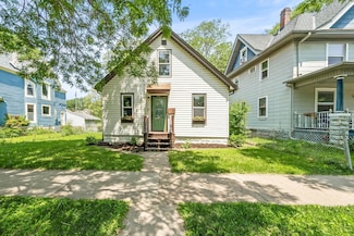 271 Harrison Ave, Saint Paul, MN 55102