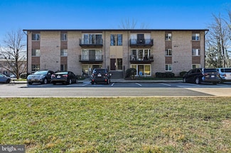 4106 Mangalore Dr Unit 401, Annandale, VA 22003