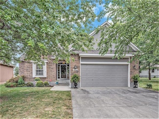 1922 Meadowlark Dr, Raymore, MO 64083