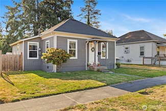 206 S Baker St, Mount Vernon, WA 98273