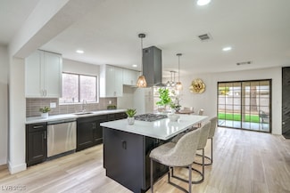 10009 Coral Sands Dr, Las Vegas, NV 89117