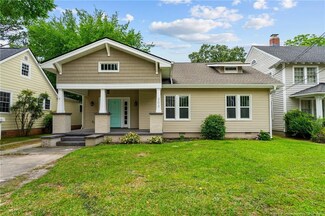 303 Oakridge Ave, Fayetteville, NC 28305