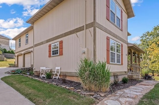 1208 E Lark St, Ozark, MO 65721