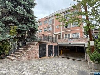 124 68th St Unit 204, Guttenberg, NJ 07093