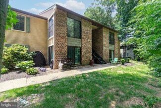109 W Bluebell Ln, Mount Laurel, NJ 08054