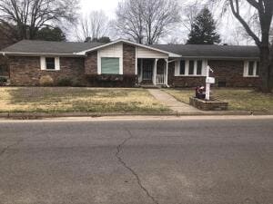 201 Arrowwood Ln, Russellville, AR 72801