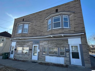 818 S 8th St, Quincy, IL 62301