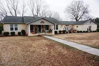 302 Wesson St, Como, MS 38619