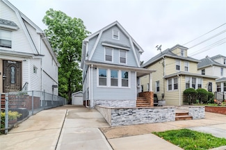 18707 Mangin Ave, Saint Albans, NY 11412