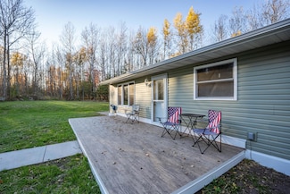 185 Olson Rd, Esko, MN 55733