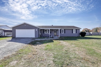 261 Valley Dr NE, Newark, OH 43055