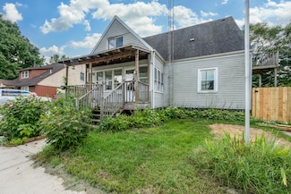 418 E Linden St, Hartford, MI 49057