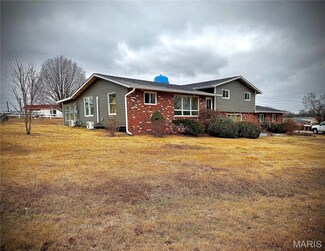 801 S Grant St, Desloge, MO 63601