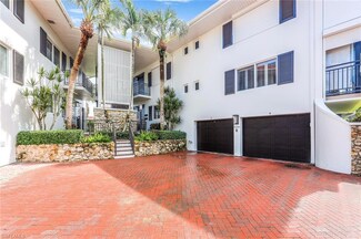 2216 Gulf Shore Blvd N Unit R3, Naples, FL 34102