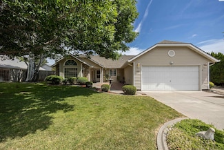 2412 W Klamath Ave, Kennewick, WA 99336
