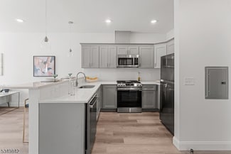 273 E Kinney St, Newark, NJ 07105