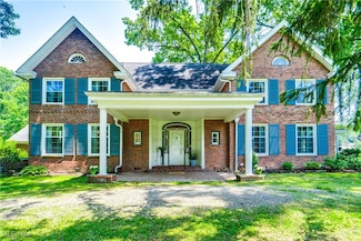 2030 Glenmont Dr NW, Canton, OH 44708