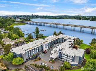 2501 Canterbury Ln E Unit 318, Seattle, WA 98112