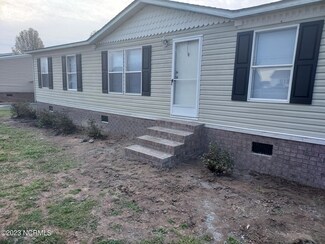 653 Old Snow Hill Rd, Ayden, NC 28513