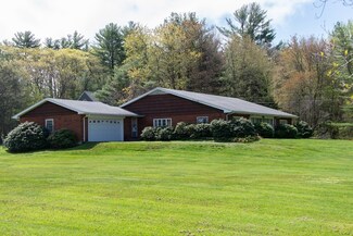 41 Essex St, Wenham, MA 01984