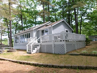 24 Paradise Dr, Monmouth, ME 04259