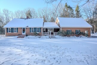 16 Grist Mill Rd, Falmouth, ME 04105