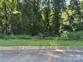 821 & 831 16th Avenue Ln NW, Hickory, NC 28601