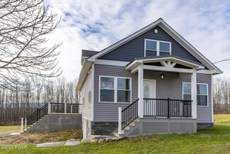 2217 Easton Turnpike, Waymart, PA 18472