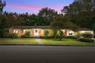 156 White Ave, Warwick, RI 02889